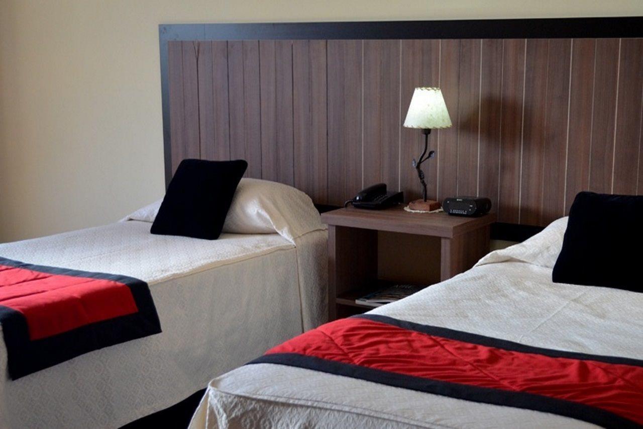 Huinid Pioneros Hotel Сан-Карлос-де-Барилоче Экстерьер фото